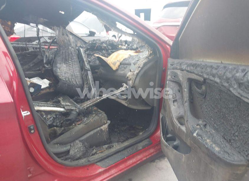 Photo 5 of 2013 Hyundai Elantra GLS (VIN KMHDH4AE7DU935683)