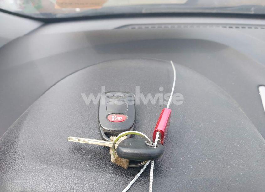 Photo 11 of 2012 Hyundai Elantra LIMITED (ULSAN PLANT) (VIN KMHDH4AE8CU373419)