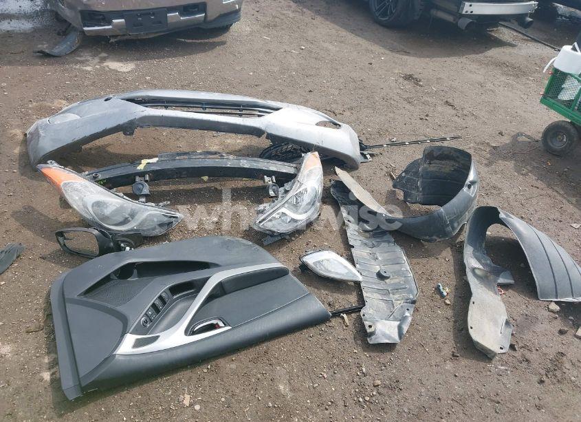 Photo 12 of 2012 Hyundai Elantra LIMITED (ULSAN PLANT) (VIN KMHDH4AE8CU373419)