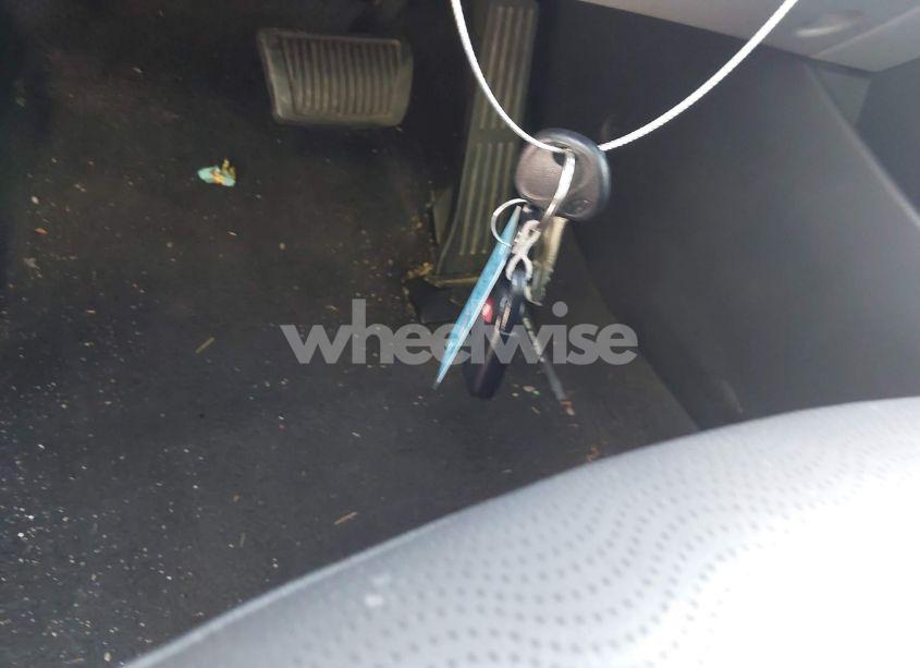 Photo 11 of 2013 Hyundai Elantra LIMITED (VIN KMHDH4AE8DU536524)