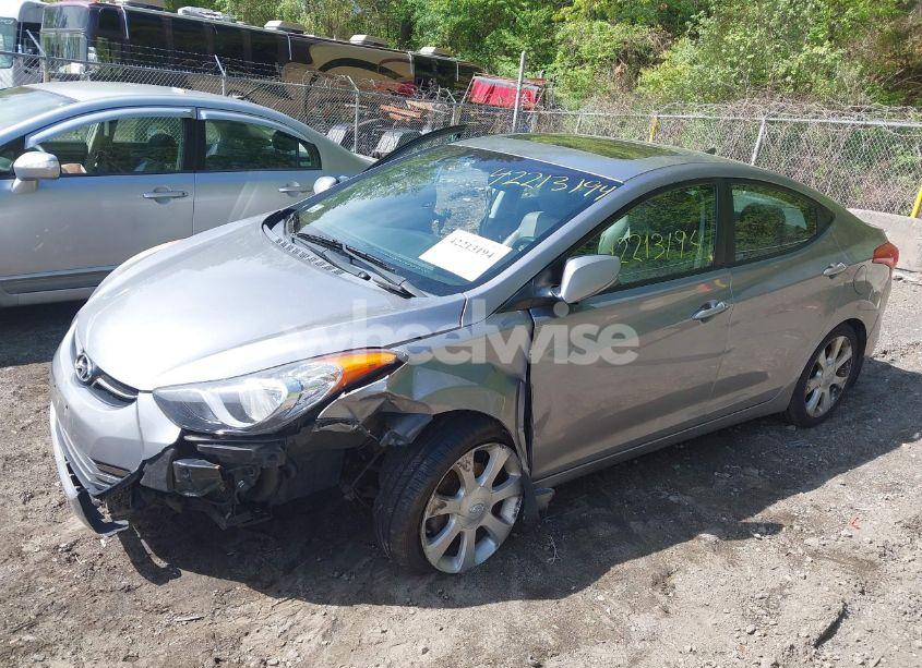 Photo 2 of 2013 Hyundai Elantra LIMITED (VIN KMHDH4AE8DU536524)