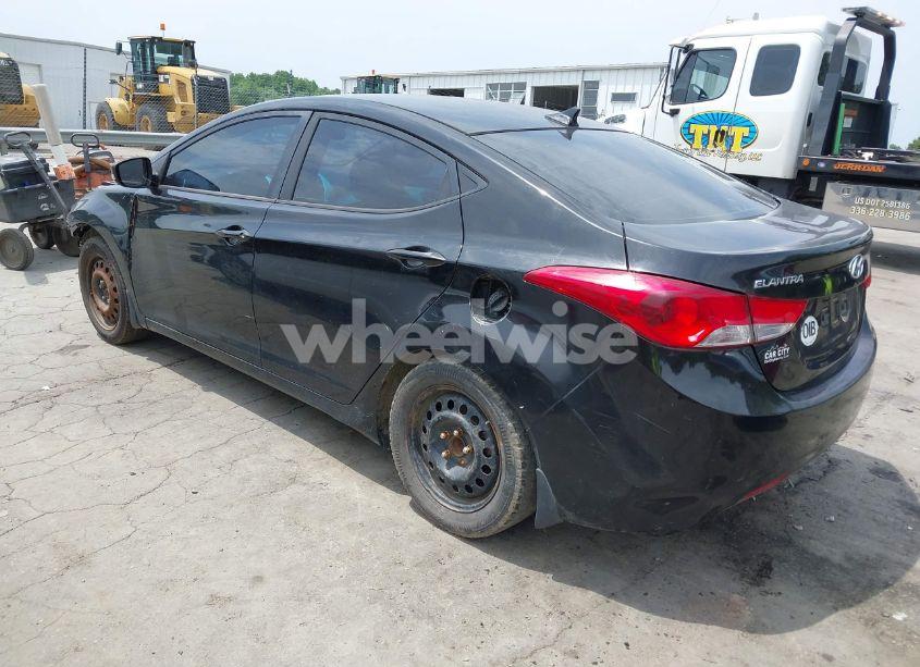 Photo 3 of 2013 Hyundai Elantra GLS (VIN KMHDH4AE8DU569216)