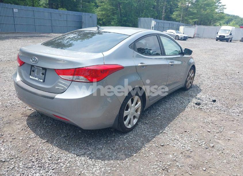 Photo 4 of 2013 Hyundai Elantra LIMITED (VIN KMHDH4AE8DU745746)