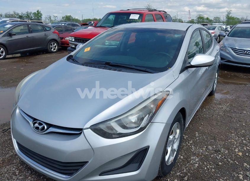 Photo 2 of 2014 Hyundai Elantra SE (VIN KMHDH4AE8EU172798)