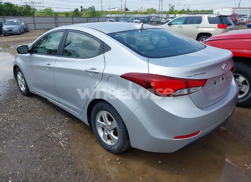 Photo 3 of 2014 Hyundai Elantra SE (VIN KMHDH4AE8EU172798)