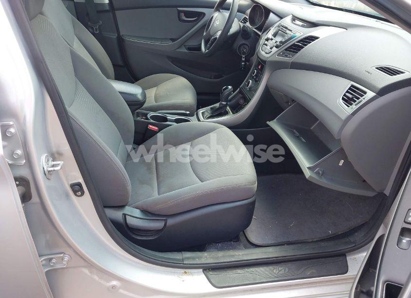 Photo 5 of 2014 Hyundai Elantra SE (VIN KMHDH4AE8EU172798)