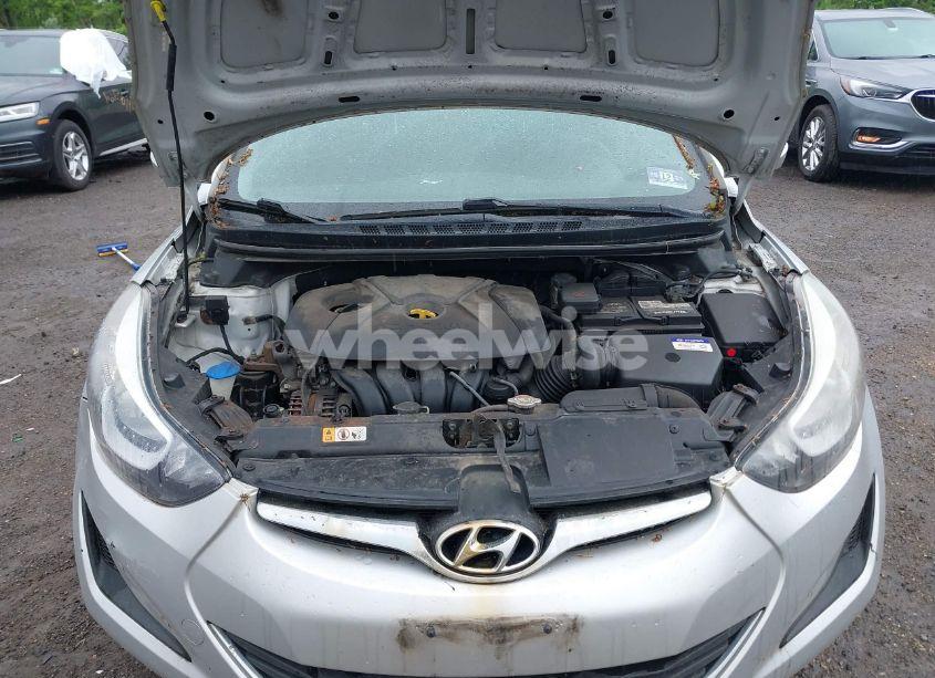 Photo 10 of 2015 Hyundai Elantra SE (VIN KMHDH4AE8FU352848)
