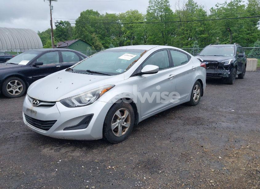 Photo 2 of 2015 Hyundai Elantra SE (VIN KMHDH4AE8FU352848)