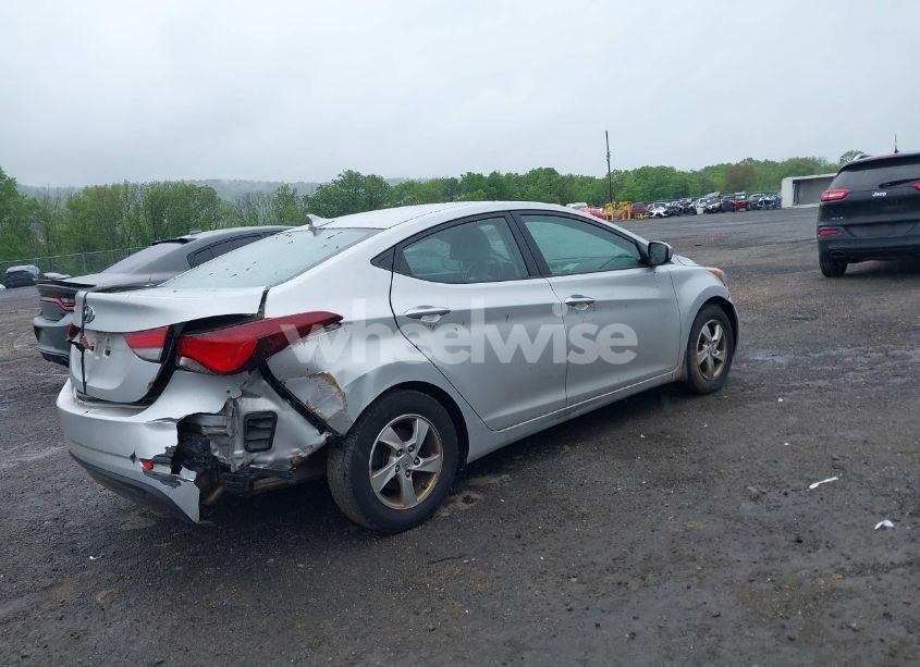 Photo 4 of 2015 Hyundai Elantra SE (VIN KMHDH4AE8FU352848)