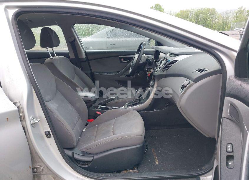 Photo 5 of 2015 Hyundai Elantra SE (VIN KMHDH4AE8FU352848)