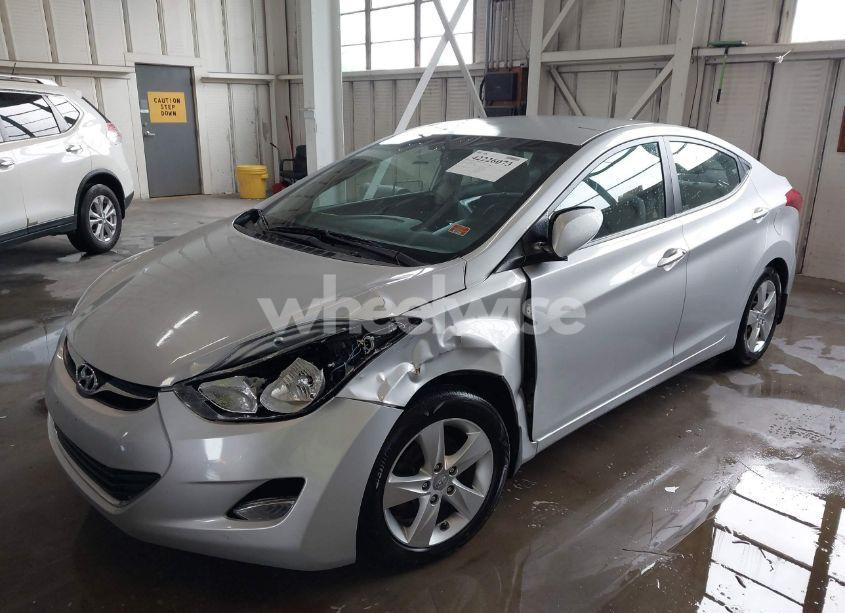 Photo 2 of 2013 Hyundai Elantra GLS (VIN KMHDH4AE9DU773006)