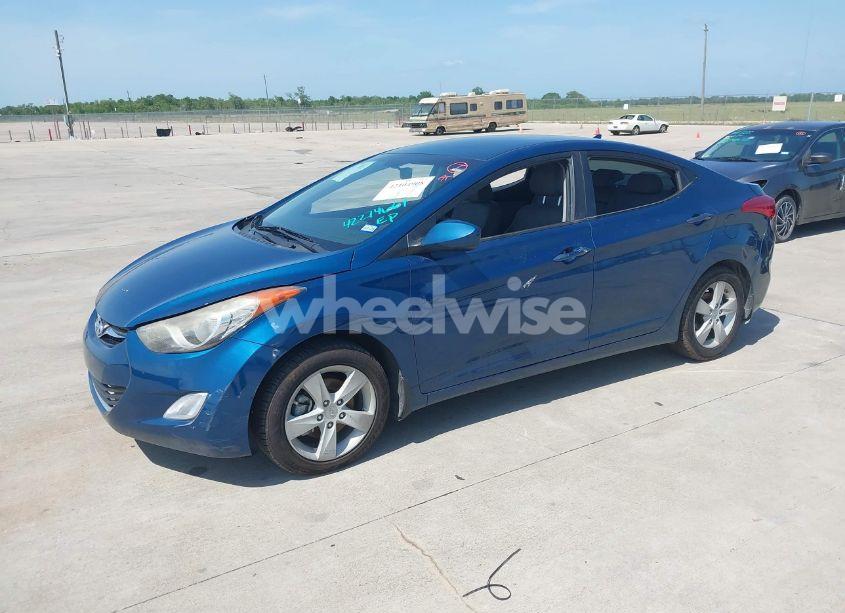 Photo 2 of 2013 Hyundai Elantra GLS (VIN KMHDH4AEXDU944832)