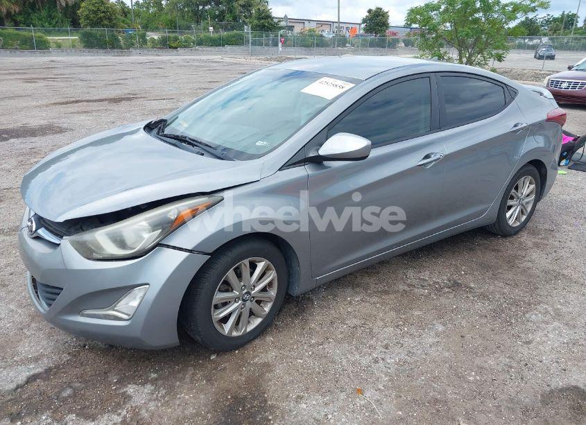 Photo 2 of 2014 Hyundai Elantra SE (VIN KMHDH4AEXEU158997)