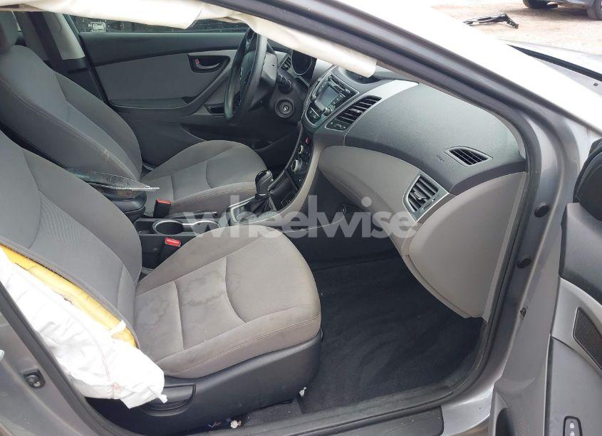 Photo 5 of 2014 Hyundai Elantra SE (VIN KMHDH4AEXEU158997)