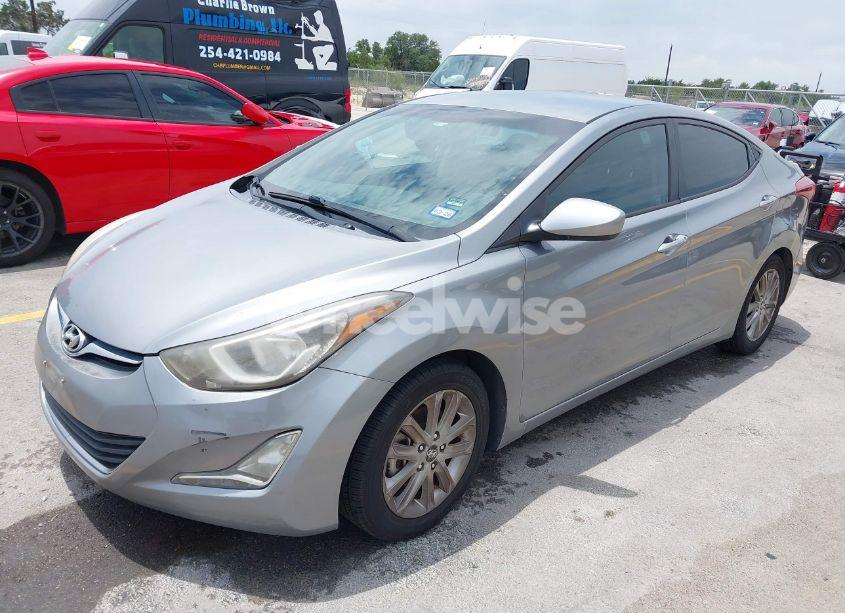 Photo 2 of 2015 Hyundai Elantra SE (VIN KMHDH4AEXFU388279)