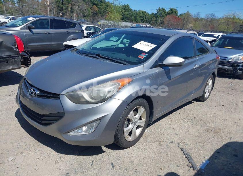 Photo 2 of 2013 Hyundai Elantra GS (VIN KMHDH6AE3DU018641)