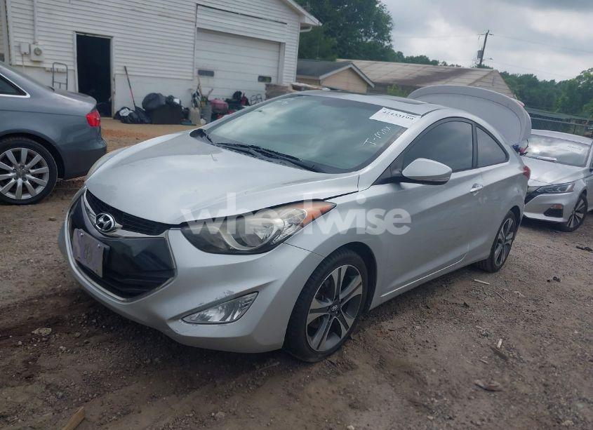 Photo 2 of 2013 Hyundai Elantra SE (VIN KMHDH6AE9DU002802)