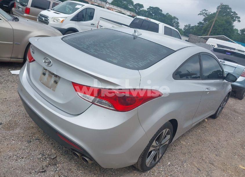 Photo 4 of 2013 Hyundai Elantra SE (VIN KMHDH6AE9DU002802)