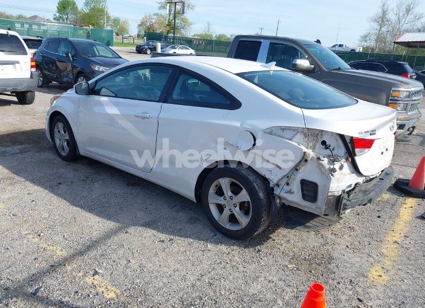 Photo 3 of 2013 Hyundai Elantra GS (VIN KMHDH6AE9DU012858)