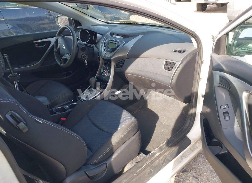 Photo 5 of 2013 Hyundai Elantra GS (VIN KMHDH6AE9DU012858)