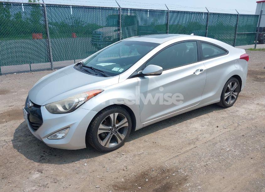 Photo 2 of 2013 Hyundai Elantra SE (VIN KMHDH6AEXDU019494)