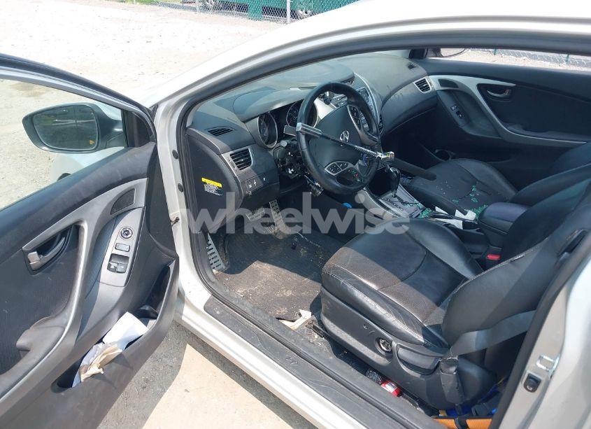 Photo 5 of 2013 Hyundai Elantra SE (VIN KMHDH6AEXDU019494)