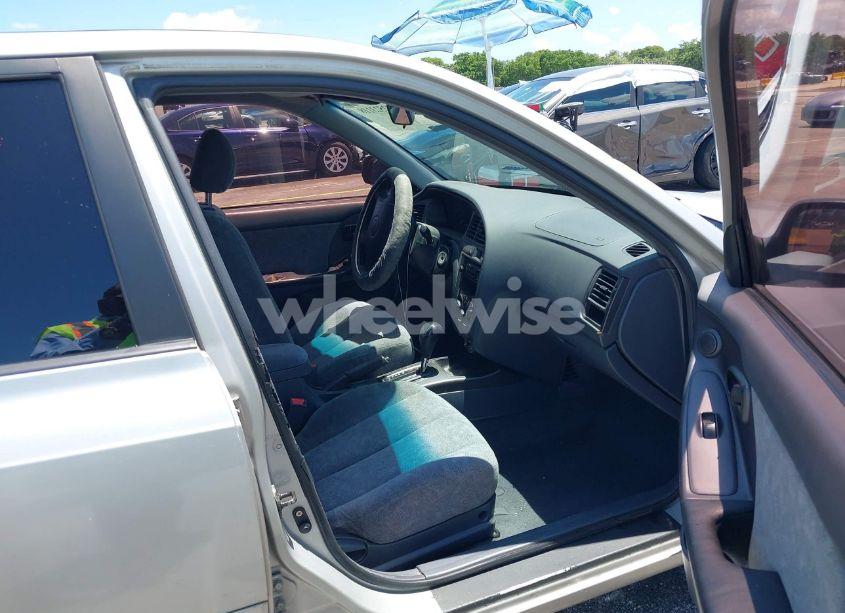 Photo 5 of 2002 Hyundai Elantra GLS (VIN KMHDN45DX2U310539)