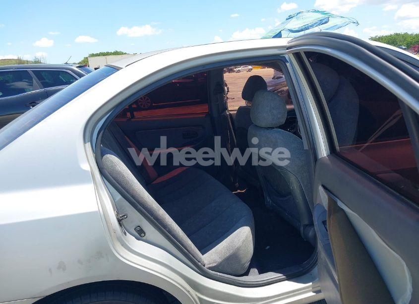 Photo 8 of 2002 Hyundai Elantra GLS (VIN KMHDN45DX2U310539)