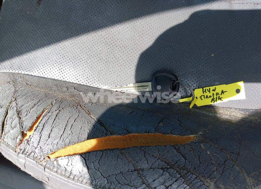 Photo 11 of 2005 Hyundai Elantra GLS/GT (VIN KMHDN46D05U116895)