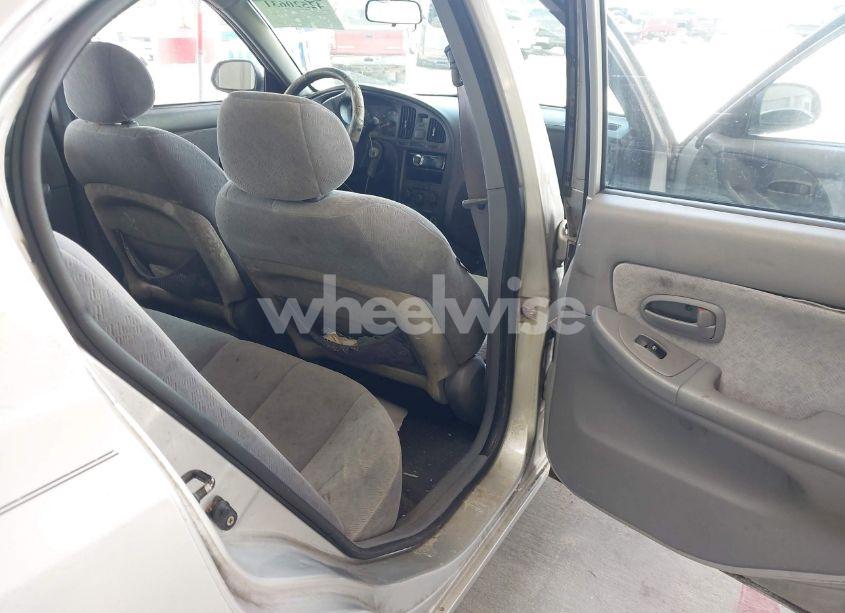 Photo 8 of 2005 Hyundai Elantra GLS/GT (VIN KMHDN46D05U987330)