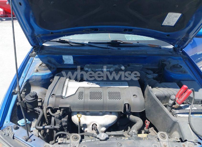 Photo 10 of 2004 Hyundai Elantra GLS/GT (VIN KMHDN46D14U872427)