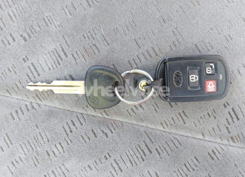 Photo 11 of 2005 Hyundai Elantra GLS/GT (VIN KMHDN46D15U144091)