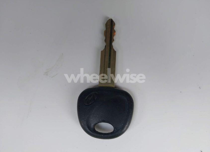 Photo 11 of 2004 Hyundai Elantra GLS/GT (VIN KMHDN46D24U899989)