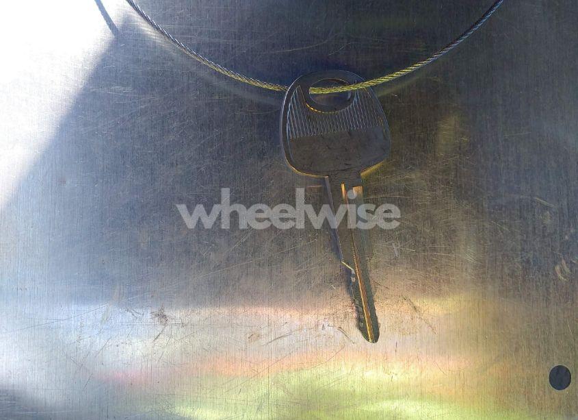 Photo 11 of 2005 Hyundai Elantra GLS/GT (VIN KMHDN46D25U070079)