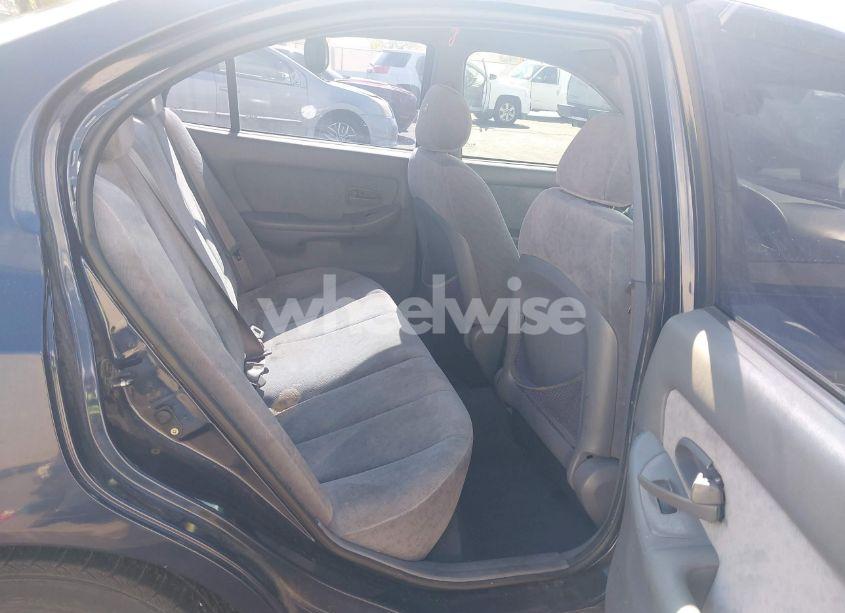 Photo 8 of 2005 Hyundai Elantra GLS/GT (VIN KMHDN46D25U070079)