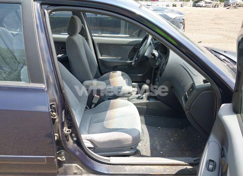 Photo 5 of 2005 Hyundai Elantra GLS/GT (VIN KMHDN46D35U072343)