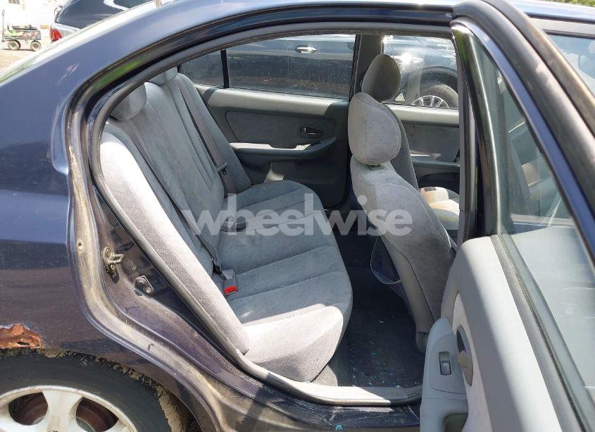 Photo 8 of 2005 Hyundai Elantra GLS/GT (VIN KMHDN46D35U072343)