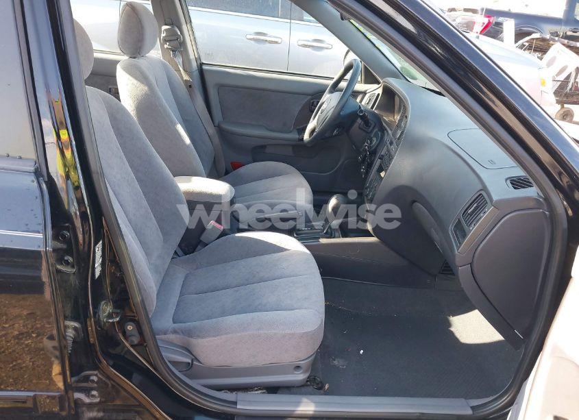 Photo 5 of 2005 Hyundai Elantra GLS/GT (VIN KMHDN46D35U098621)