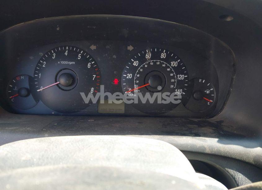 Photo 7 of 2004 Hyundai Elantra GLS/GT (VIN KMHDN46D54U783394)