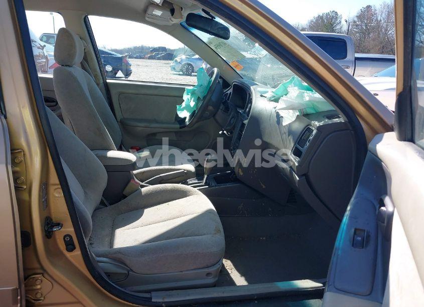 Photo 5 of 2004 Hyundai Elantra GLS/GT (VIN KMHDN46D64U722135)