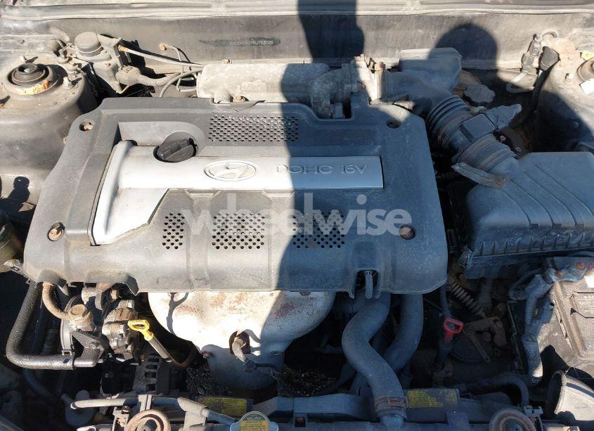 Photo 10 of 2004 Hyundai Elantra GLS/GT (VIN KMHDN46D74U752020)