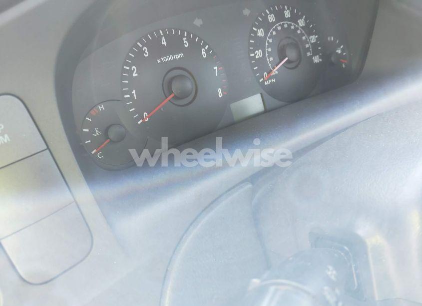 Photo 7 of 2004 Hyundai Elantra GLS/GT (VIN KMHDN46D74U752020)