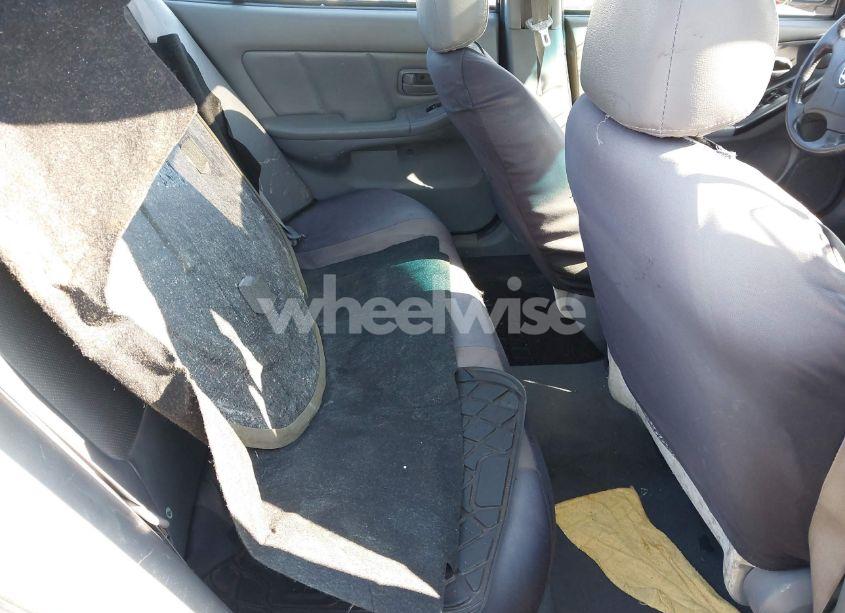 Photo 8 of 2004 Hyundai Elantra GLS/GT (VIN KMHDN46D74U752020)