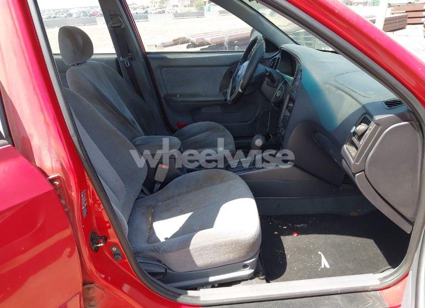 Photo 5 of 2005 Hyundai Elantra GLS/GT (VIN KMHDN46D75U000383)