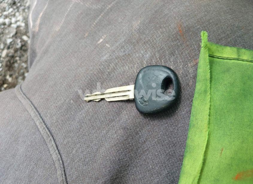 Photo 11 of 2005 Hyundai Elantra GLS/GT (VIN KMHDN46D75U019497)