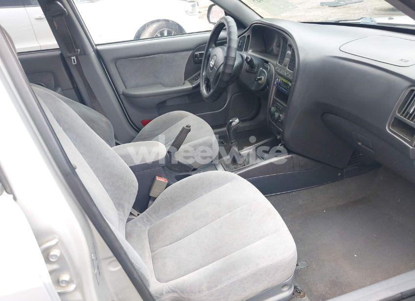 Photo 5 of 2005 Hyundai Elantra GLS/GT (VIN KMHDN46D75U019497)