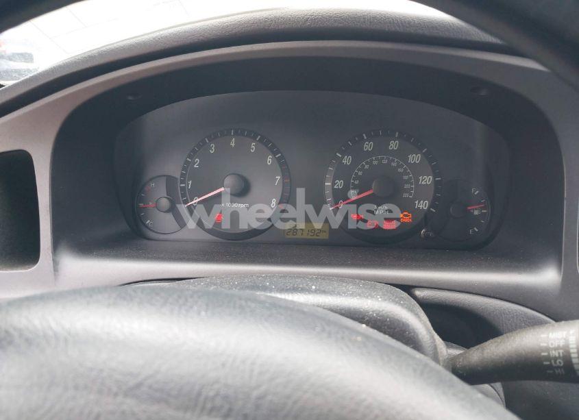 Photo 7 of 2005 Hyundai Elantra GLS/GT (VIN KMHDN46D75U019497)