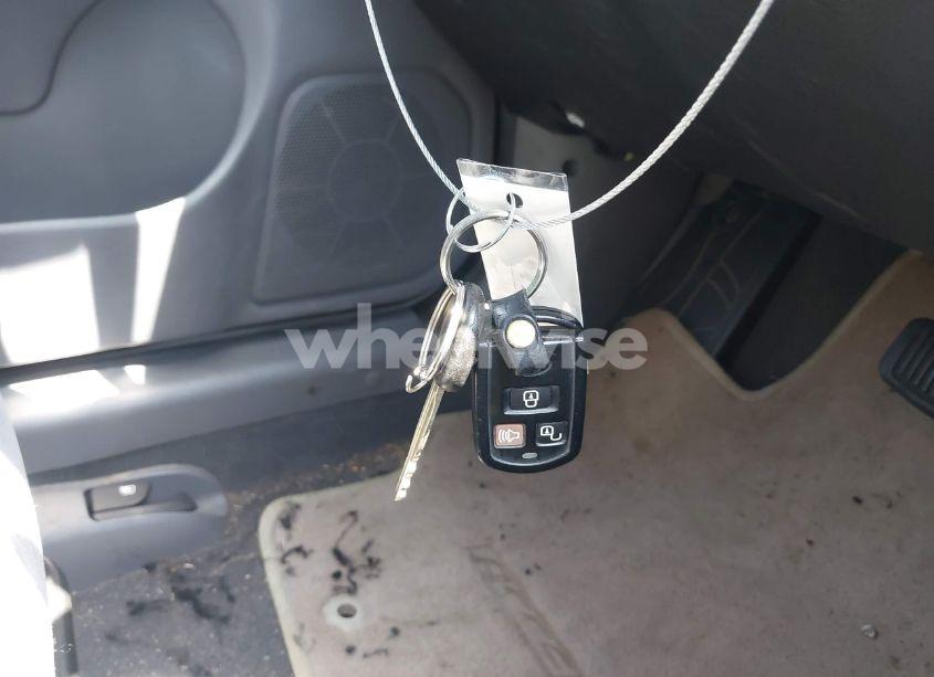 Photo 11 of 2005 Hyundai Elantra GLS/GT (VIN KMHDN46D85U040665)