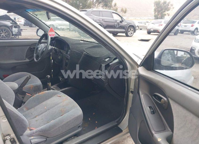 Photo 5 of 2004 Hyundai Elantra GLS/GT (VIN KMHDN46D94U824707)