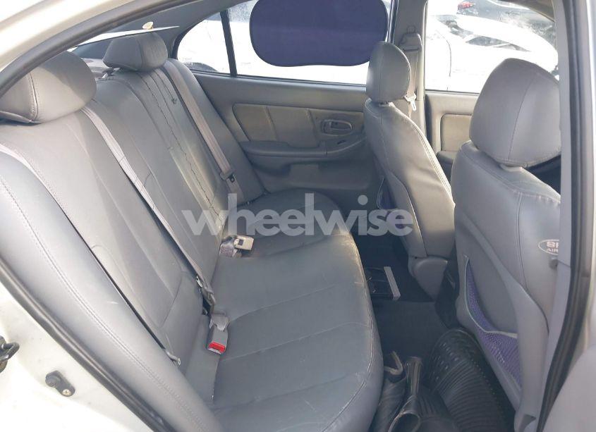 Photo 8 of 2005 Hyundai Elantra GLS/GT (VIN KMHDN46D95U046295)